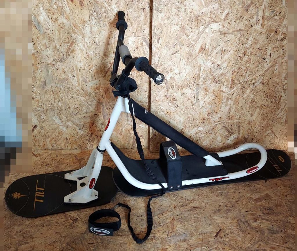 ○TNT・INSANE TOYS イノセントトイズ SNOW SCOOT/スノースクート○を